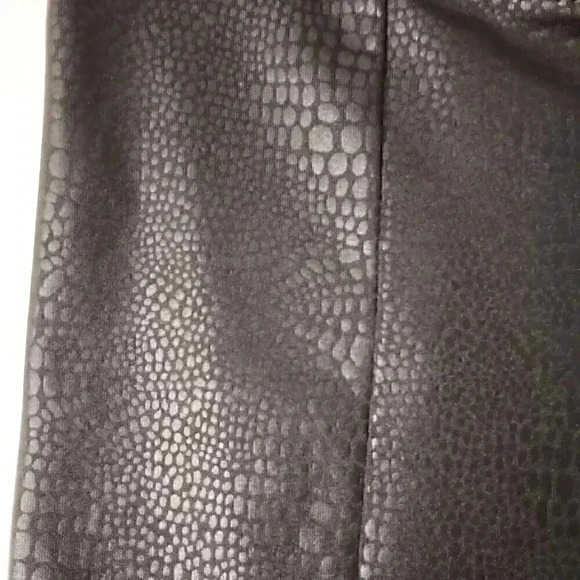 bebe Black Textured Leggings - Picture 4 of 12